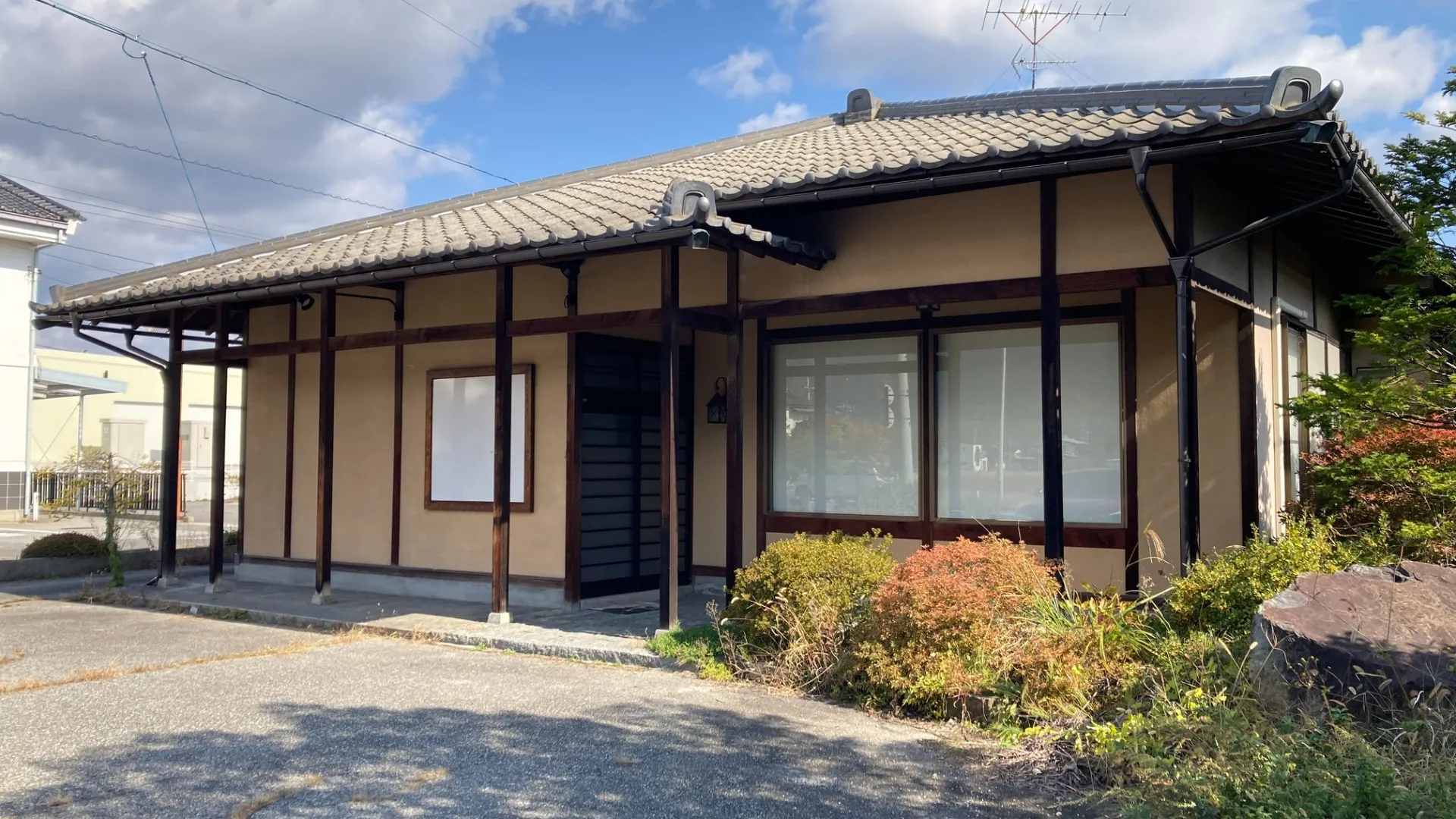 松川村　店舗併用住宅
